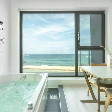 Goseong Littlesquare Oceanview Pension Экстерьер фото