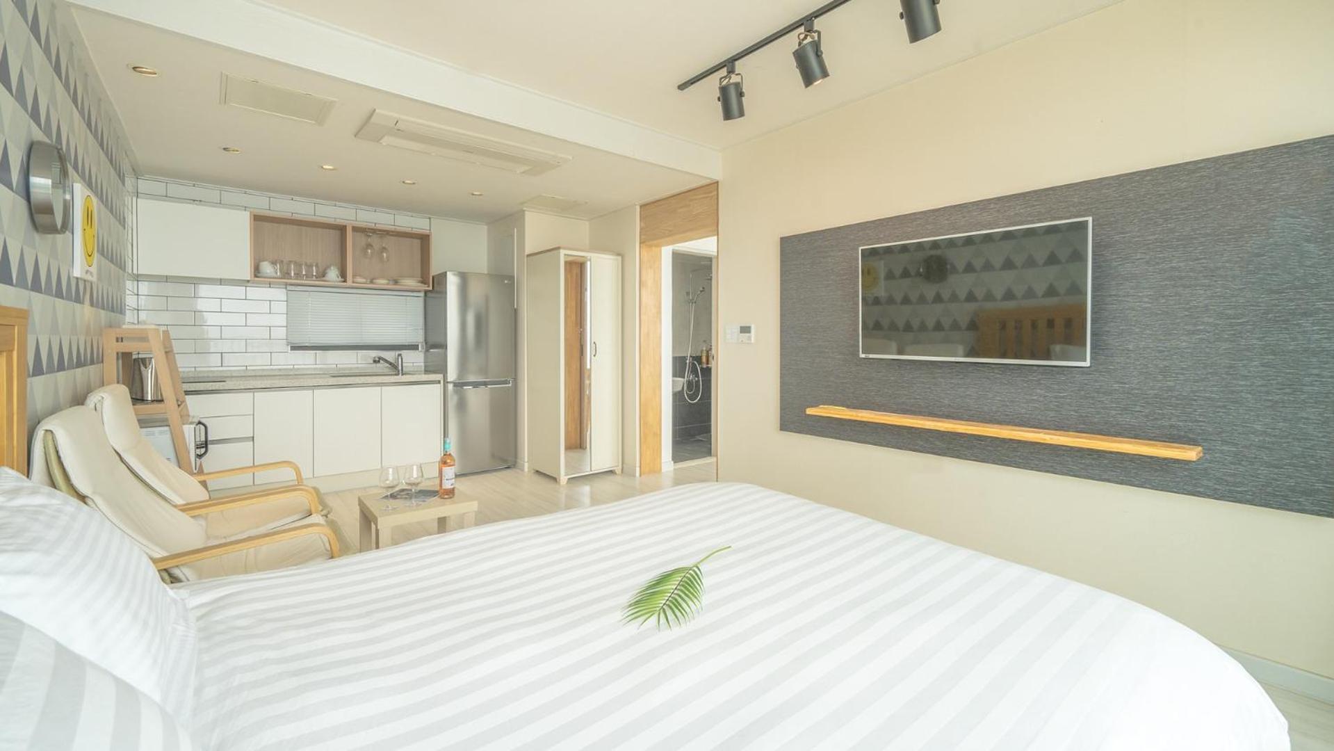 Goseong Littlesquare Oceanview Pension Номер фото