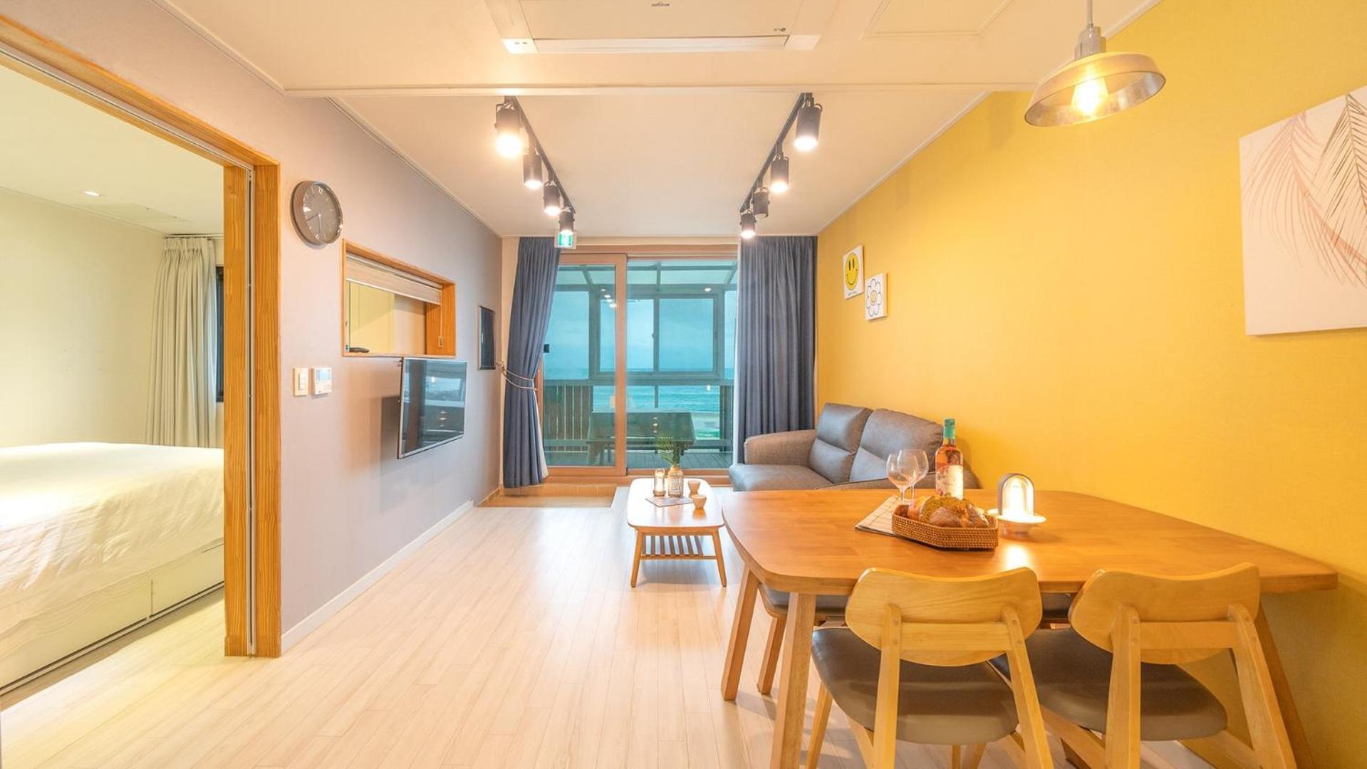 Goseong Littlesquare Oceanview Pension Номер фото