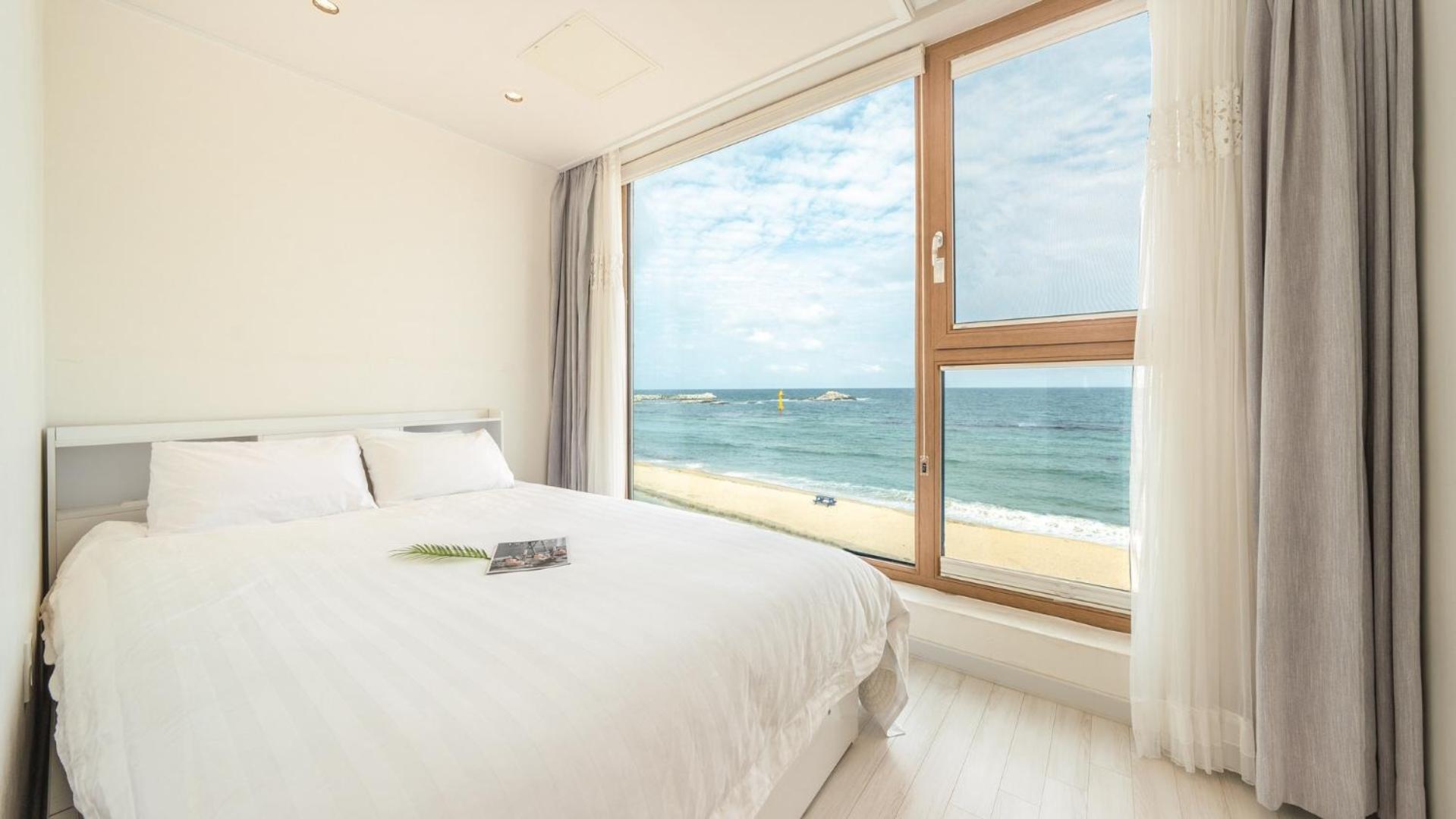 Goseong Littlesquare Oceanview Pension Экстерьер фото